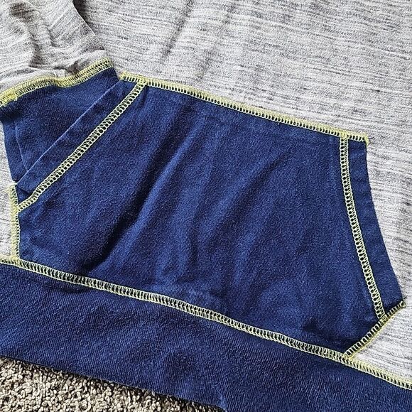 5/$25 🧡 Boy's Long Sleeve Pullover with Hood Sz S - Picture 2 of 6